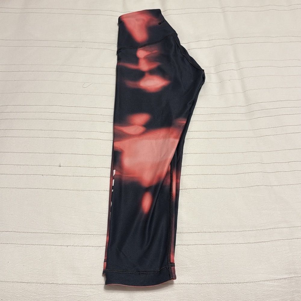 Peloton WITH Black and Pink Capri Leggings Athletic Stretch - Picture 4 of 5